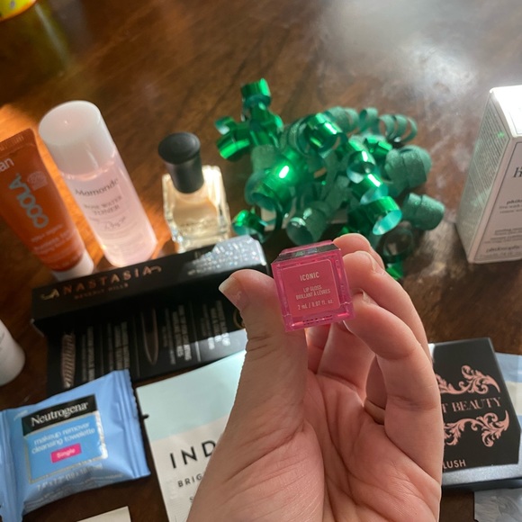 Anastasia Brow Whiz and more Beauty Bundle!🛍😍 - Picture 1 of 9